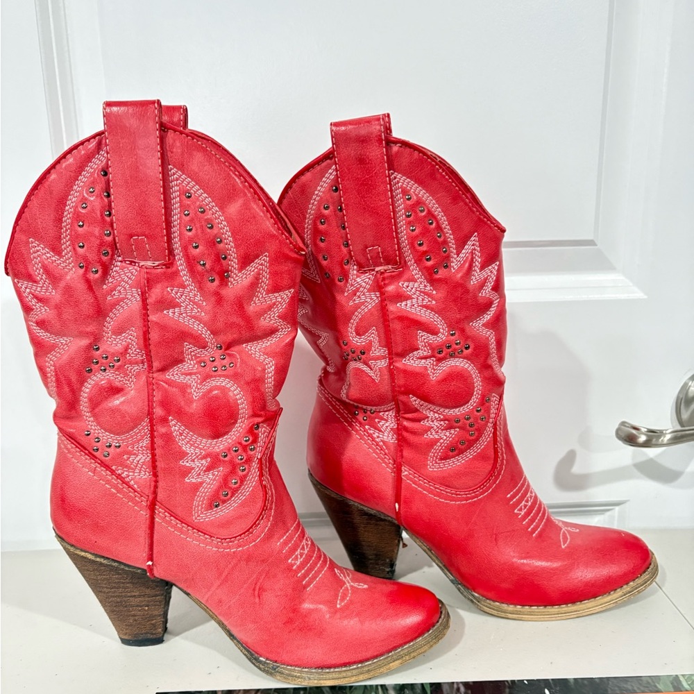Stylish Red Faux Leather Women's Western Cowgirl Boots Size 6